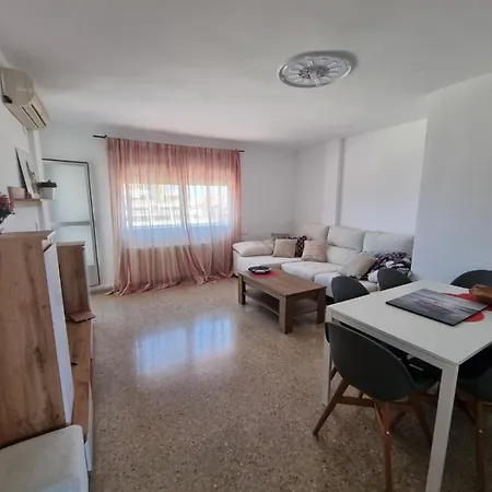 Apartment Lovely 4 Bed Flat *