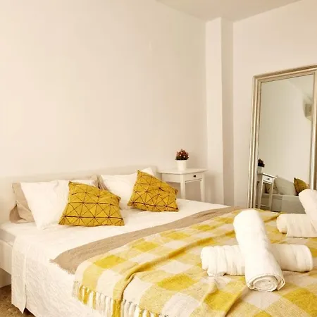 Lovely 4 Bed Flat Apartment Puerto de Sagunto